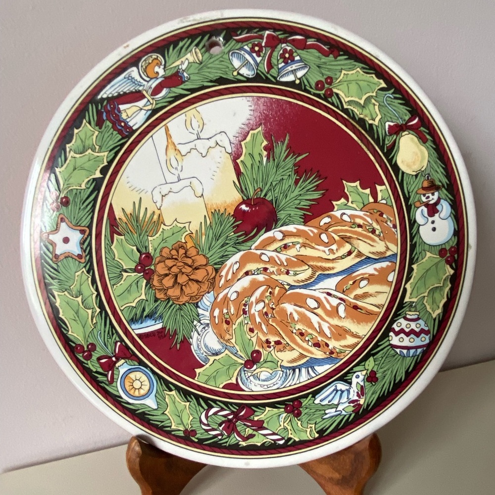 Vintage! Christmas wreath bread title handmade ceramic